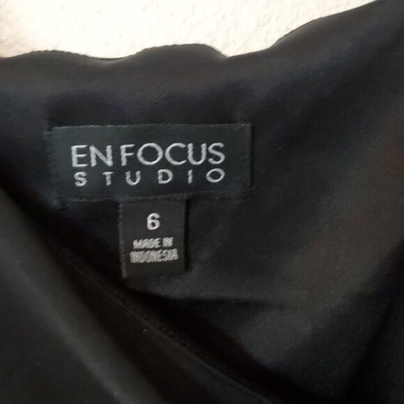 En Focus Dress Womens Size 6 Black Purple Ruffle Accent Stretch Cocktail - Picture 6 of 13